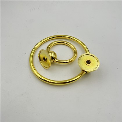 Tarraingíonn Dresser Fáinne Óir